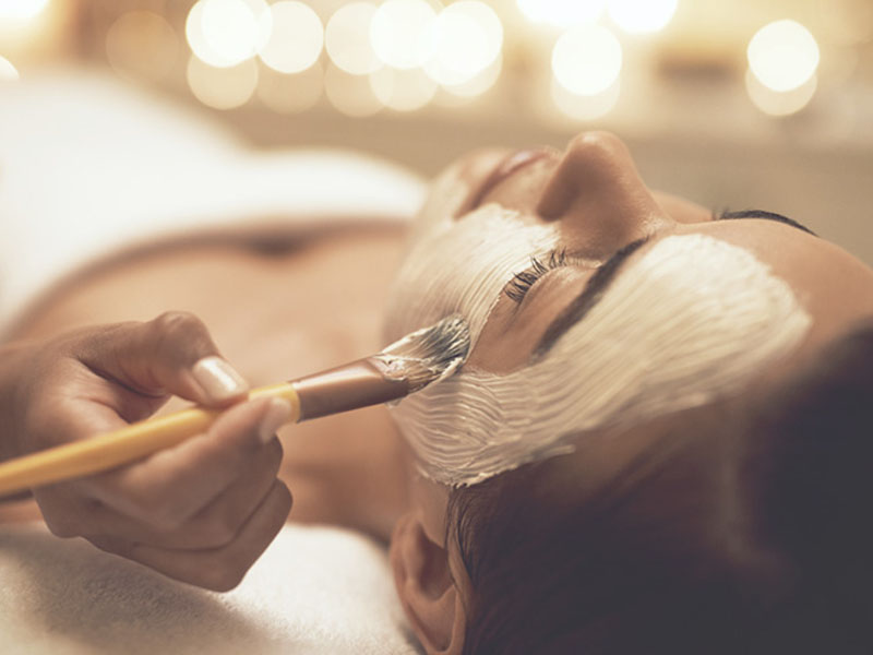 پاکسازی و فیشیال پوست